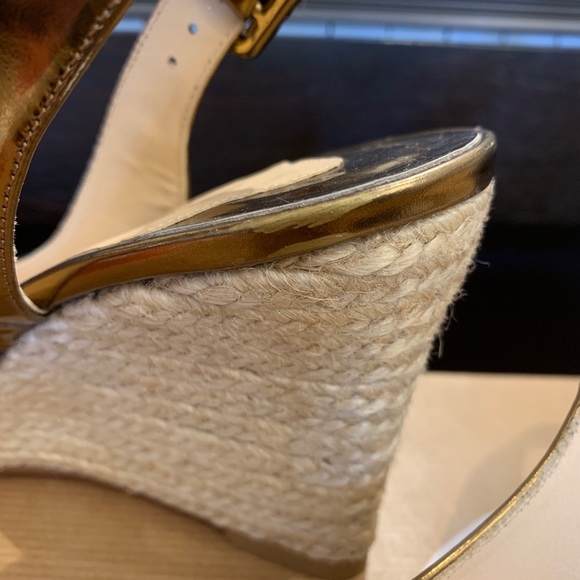 ๐ซSOLD๐ซ ๐ฏAuth Christian Louboutin Bronze Wedge - Picture 7 of 8